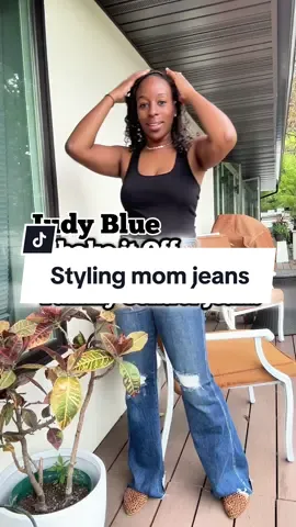 Styling mom jeans is easy with Judy Blue jeans by @Freckled Poppy #jeanshaul #tummycontroljudyblue #tummycontroljeans #creatorsearchinsights #freckledpoppy 
