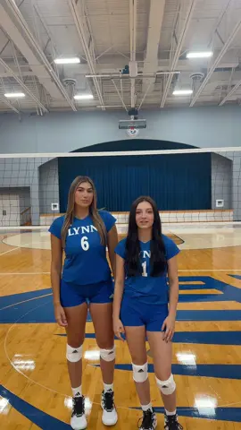 freshies 🤝 5th years #volleyball #lynnuniversity @jazzy innis @Alexis Williams @sam @nikolassek17 