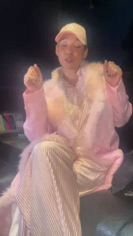 #jump #tyla #joburg #couture #outfit #grwm #swag #coat #style #fashion #fyp #tiktoksouthafrica #tiktoknamibia #pink #amapiano #nycap 