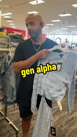 When dad takes gen alpha daughter shopping 😭