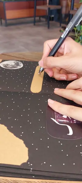 بغض النظر عن كلمات الاغنيه إنتي تقدري تعملي نوت بوك ذكريات حلوه زي دي وهتبقي احسن من شرين ❤️😂 #بتمنى_انساك #شرين_عبدالوهاب #handmadegif #يرى_جاليري #نوت_بوك 