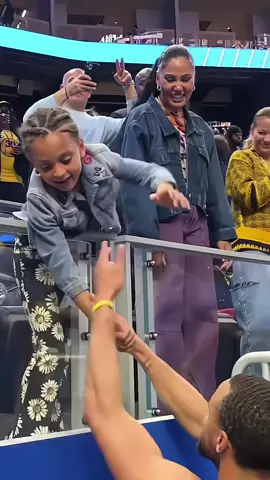 Steph Curry & His Daughter 🥰🥰🥰#NBA #fouryou 