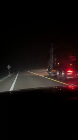 AYUDA DE CAMIONEROS EN LA RUTA 🇺🇾🙏 #uruguay #travel #viaje #travellife #camioneros 