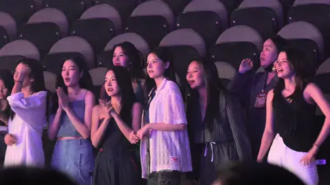 เมื่อพี่ฮายปิดคอนให้น้องฟรีน🤪 เลิกแล้วค่ะ ของแทร่🤣😂 #HBD26thFreenSoloStage  #Beckysangels   #Namorntaraaa  #fay_riezz  #faymay  #maywyda  #ploynoii  #pearneilinyah  #ssongjet #frruunngg