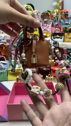 Super cute mini bags 🤩🤩 only $19.9 each and buy 3 get 4 discount in the livestream 🥰🥰 #minibag #bag #fyp #usa #beauty #fashion 