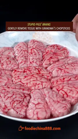 Trending spicy pig brain recipe in China. Have u ever seen it before? Do u have the guts to try? #Recipe #cooking #chinesefood #pork #brain #spicyfood 