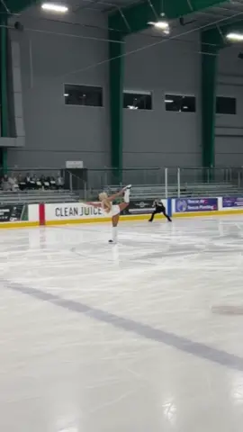 Year 2 skate solo ⛸️✨So excited for another season with the @Dallas Stars ice girls!  #nhlicegirl #IceSkating #icegirls 