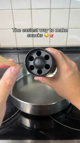 Where are all my snack lovers at 😂🍿