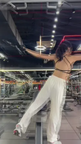 Move your body 🏋️‍♀️🖤 #tapgym #gymmotivation #fitnessmotivation #fitnessmotivation #dongluctapluyen #tichcuc #GymTok #gymrat #gymtrend #tapluyen #CapCut 