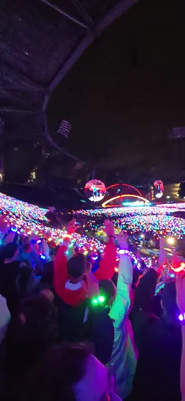 This was so much funnnn 💜💜💜 #coldp #coldplayconcert #chrismartin #themusicofspheresworldtour #germany #munich #olympiastadion #2024 #august #lights #lightshow #moments #momentintime #unforgettable #foryou #foryoupage #viral #viralvideo #dreamcometrue #spheres #concert 