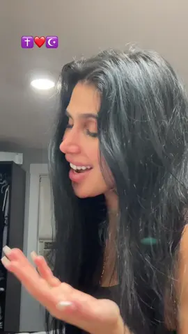 صح انا مسيحية وما خصني باللطميات،بس انا تربيت اني ما فرق بين مسلم ومسيحي ،نحنا كلنا واحد ،وقفوا تعصب خلص!☪️❤️✝️