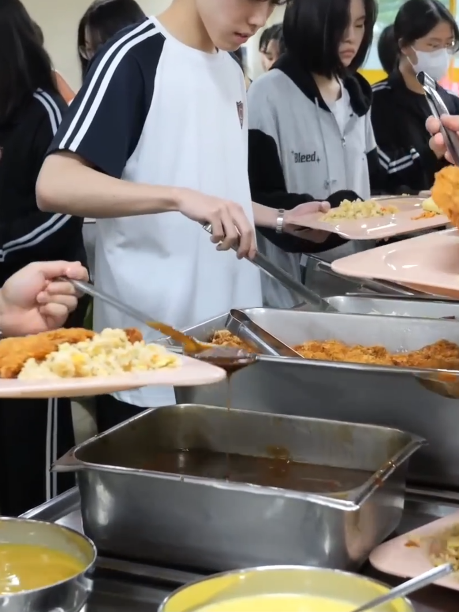 World's Best School Lunch Mass Production #process #processvideo #production #massproduction #viral #foryou #foryoupage #trending