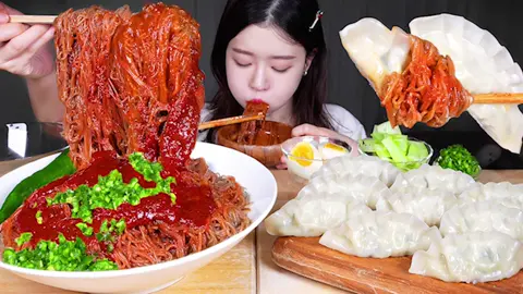 해장각,,🫠 청양고추 양념장 팍팍 넣은 매운 해주냉면 🔥 찐만두! Spicy Cold Noodles (Naengmyeon) For Hangover & Dumplings (Mandu) ! Spicy Chilies 🔥 激辛冷麺🔥 辛いビビン冷麺 + 辛い唐辛子！ 蒸し餃子まで ❤️ 最高の酔い覚まし料理！(韓国で有名な辛い冷麺) Mì lạnh cay nổi tiếng ở Hàn Quốc 🔥 Ớt tươi! Màn thầu hấp❤️ ón ăn giải rượu ngon nhất! . . #mukbang #asmr #eating #asmreating #asmrsounds #makanan #crispy #pasta #creamy #creampasta #spicyfood #spicy #noodles #spicynoodles #naengmyeon #dumplings #먹방 #먹스타그램 #먹방스타그램 #야식 #존맛 #꿀맛 #맛스타그램 #자취요리 #요리 #냉면 #비빔냉면 #해주냉면 #만두 #새우 #美味しい #おいしい #食べ物 #冷麺 #辛子