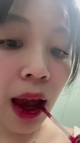 Trong gương n đẹp mà ngoài thì lạ lắm #review #sonromand #cherrybomb #reviewromandmau12 #gicungco22 #giadungthongminh🌱 #giadungtienich #xuhuong 