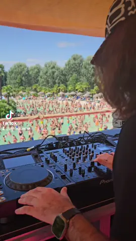 Che giornata fantastica! 🤩 Grazie @giorgioprezioso per questo stupendo dj-set! 🎵🎧🔥 Grazie a tutti coloro che hanno partecipato 💚 TICKETS HERE 👉  https://bit.ly/TicketCavour - - -    ＰＡＲＣＯ ＣＡＶＯＵＲ 🌴🥥  🌐 www.parcoacquaticocavour.it  𝕀𝔾 https://www.instagram.com/parco_cavour 🎵 https://www.tiktok.com/@parco_cavour  #parcocavour #happy #divertimento #new #novità #tropical #green #piscina #pooltime #spiaggia #relax #chill #estate #caraibici #prezioso #dj 
