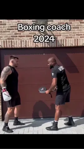 Boxing coaches are a meme 😂