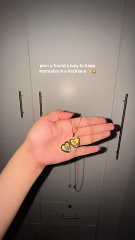sobrang cute ng necklace na to 😩 #fyp #necklace #necklaceforwomen #necklaces #photolocket #pocketlocket #necklacegift #giftideas #giftidea #valentinesdaygift #valentinesgift #valentinesgiftideas #foryoupage #photolocketnecklace #trendytrendzz #trending #viral #fyppppppppppppppppppppppp 