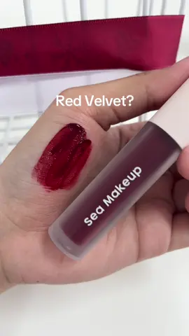 Siapa nih tim setia pakai lip tint? atau yang suka simple2 pakai liptint?  Shade ini merahnya cantik banget dan cocok dipakai buat inner ombre🤗🫶🏻 #seamakeup #jellytint #liptint 