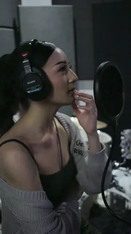 Behind-The-Scenes: @hyacinthcallado's recording of her CITW OST, 'Aabutin Ang Tadhana!' 🎤🎶 With @keancipriano, they were able to make a song that captured Elyse's feelings for Sevi. Watch the 'Chasing In The Wild' series on Viva One! 🏹🐯 #HyacinthCallado #AabutinAngTadhana #ChasingInTheWild #TikTokMusikat 