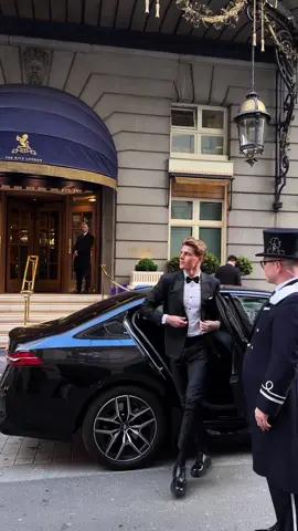 Living the old money lifestyle in london. #wifimoney #luxury #londonlife #oldmoney #aesthetic #money 