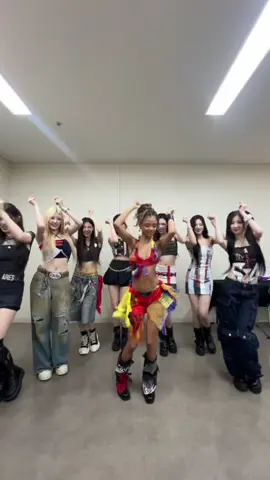#SUMMERSONIC2024 に出演した #Tyla と #BABYMONSTER が一緒に #SHEESH ♪ @Tyla @babymonster_yg  @SUMMER SONIC  #サマソニ