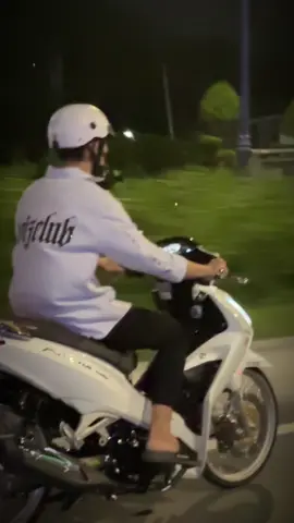 nghe nói nhạc dựt là xh hả 😁 #xh #xhtiktok #future #wavei125พิสดาร #fuled125i 