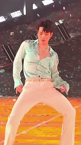 Jimin no break de transição de Dynamite para Butter😍  #jimin #permissiontodance #ptdonstage #bts #fyp #CapCut 