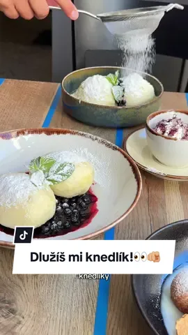 Tak šupík! Smažené vanilkové, tvarohové, odpalované i kynuté knedlíčky ochutnáš 14/20.8 ve Vinohradském Parlamentu.🫐🫵🏼💙 #knedlik #knedlin #knedliky #boruvky #sladkeknedliky #vinohradskyparlament #kamvpraze #kamvyrazit ##praguefoodguide