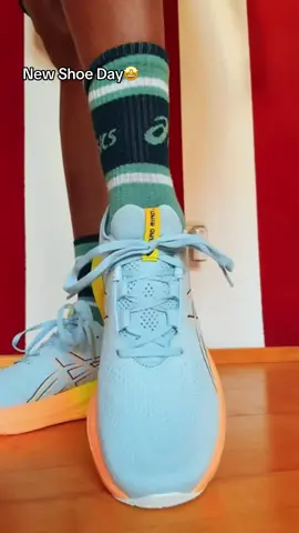 #GelNimbus 26 Paris Edition🤑🤩 This is how Running/Walking on clouds feels like @ASICS ☁️☁️🌤️🌤️🥳🥳 #ASICSFrontRunner #SoundMindSoundBody #runnerscommunity #runningmotivation #fitnessmotivation #GymTok #MoveYourMind 