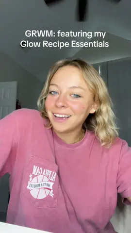 Summers coming to an end. Luckily for me, I have a skincare routine that keeps my skin feeling good no matter the season! @glowrecipe #glowganguniversity #glowpartner