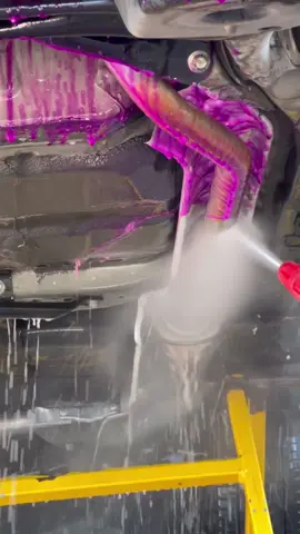 Comente roxinho do poder, para receber uma aula desse produto! #tiktok #viral #esteticaautomotiva #roxinho #desengraxante #desincrustante #carros #lavajato #dicas #vonixx #vintex 