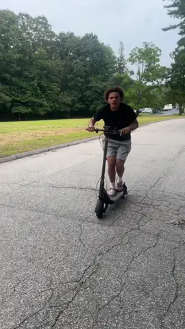 The new cyber truck scooter #navee #navees40 #naveescooter #cybertruckscooter @NAVEE Electric Scooter 