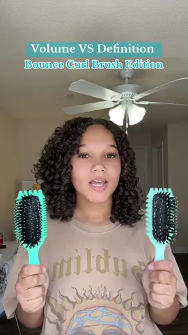 Bounce Curl Brush Review💗 volume vs definition!! The definition brush is 🔗 on my pinned videos :)) #sydcurlsss #bouncecurlbrush #volumecurls #definedcurls #curlyhairbrush #type3curls #3a3b #curlyhairroutine #bouncecurlreview 