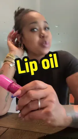 Worty every single penny!!! @Too Faced this lip oilllll is so good!!! #iammrsporter #houston #OOTD #lipoil 