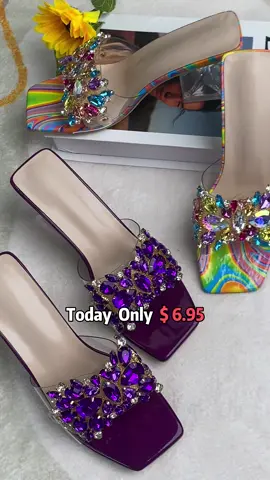 #heels #sandals #summershoes #shoestyle #beautifulgirl #OOTD #TikTokMadeMeBuylt #spotlight #spotlightfinds #dealsforyoudays #tiktokshopbacktoschool #fypage 