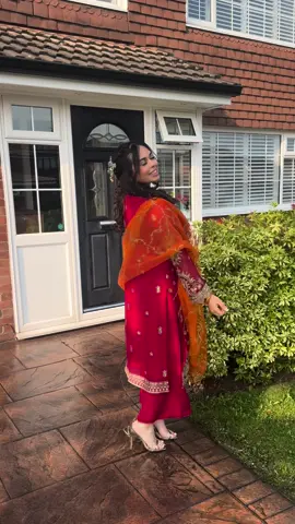 In my influencer era 😛 #mendhi #wedding #fyp #asianwedding 