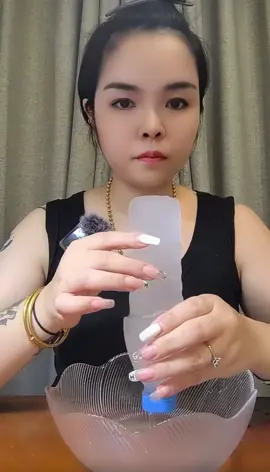 slushy water bottle ice eating ❄️ . #1heartice #2heartice #ice #icelover #icelovers🤤 #iceeating #iceeatingsound #iceeatingvideos #iceeatingasmr #fyp #asmr #viral #whiteice #softice #slushyice