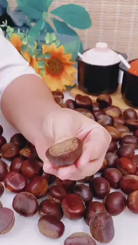 Your chestnut tongs are so practical for shelling chestnuts. #ChestnutTongs #ChestnutScissors  #DoudouGoodThing #KitchenGoodGoodsRecommendation #GoodThingRecommendation #fpy                 