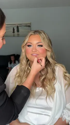 A blue eye ANGEL 🪽💗 Absolutely obsessed with Lauren and her bridal GLAM 😇 #bridalmakeupartist #bridalmakeup #virginiawedding #richmondwedding #charlottesville #charlottesvilleva #charlottesvillewedding #2025bride #virginiabeachwedding 