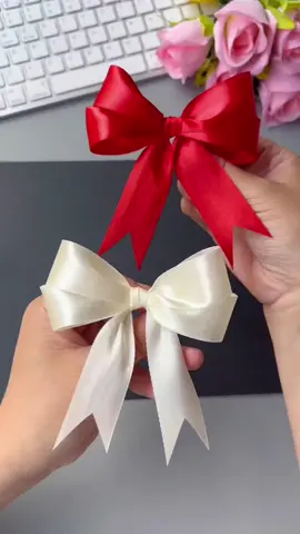 #tutorial #lazos #moños #arte #decoraciones #manualidades #adornos #rosaseternas #emprendimiento #decoracionestutorial #viral #viralvideo #viraltiktok #adonosnavideños #navidad #moñocoquette #sigueme #cintasyadornos 