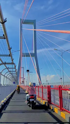 Mentahan video suramadu jgn lupa tinggalkan jejak dikomentar