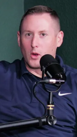 Taylor Swift's ring finger gesture has fans buzzing—could she be engaged? 💍 #TaylorSwift #EngagementRumors #Swifties #Podcast #TravisKelce #fyp