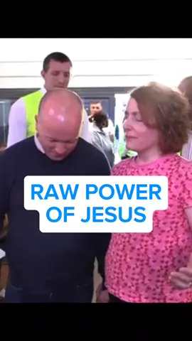 Watch the power of God descend upon people in London! #Jesus #HolySpirit #jesusencounterministries #kingdomofGod #power 