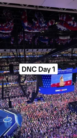 Day 1 of the DNC!! 🇺🇸💙 #fyp #fypage #foryoupage #viral #DNC #kamala #democrat #democrats 