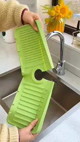 Alas Bantalan Wastafel yang berguna untuk mengalirkan genangan air yang dapat membuat pinggiran wastafel jadi kotor. #alaswastafel #alasbantalanwastafel #alassinkiviral #alasdudukansilikon 