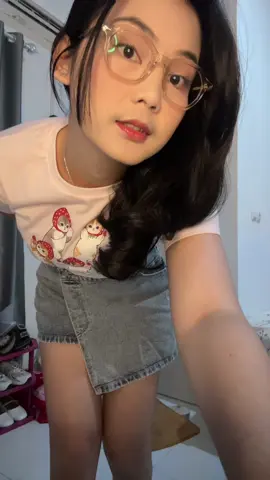 fit check dengan bajuku yang imut   🍓🍓🍓🍓 