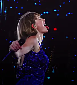 it’s been a YEAR, so here’s the remake of “THE taylor swift edit” 💙 || all presets for this edit in my bio! #taylorswift #taylorsversion #taylornation #swifttok #swiftie #taylorswiftedit #erastour #theerastour #midnights #reputation #lover #fyp #ae 