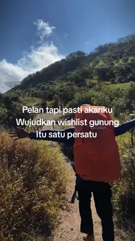 Yo selesaikan whlist bersama Mimin. #opentrip #pendakigunung #gunung #opentripmurah #foryou #xyzbca #fyp #merbabu3142mdpl 