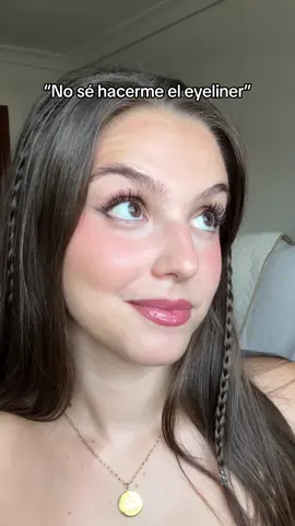 Facil y sencillito🫶🏼 #eyelinner #facil #tutorial #tips 