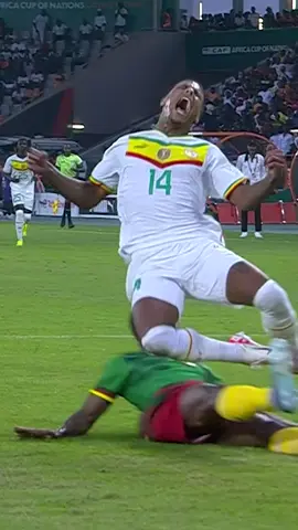 Not sure if the buildup play from Senegal is more impressive or Nouhou's last ditch tackle. 🤩 #TotalEnergiesAFCON2023